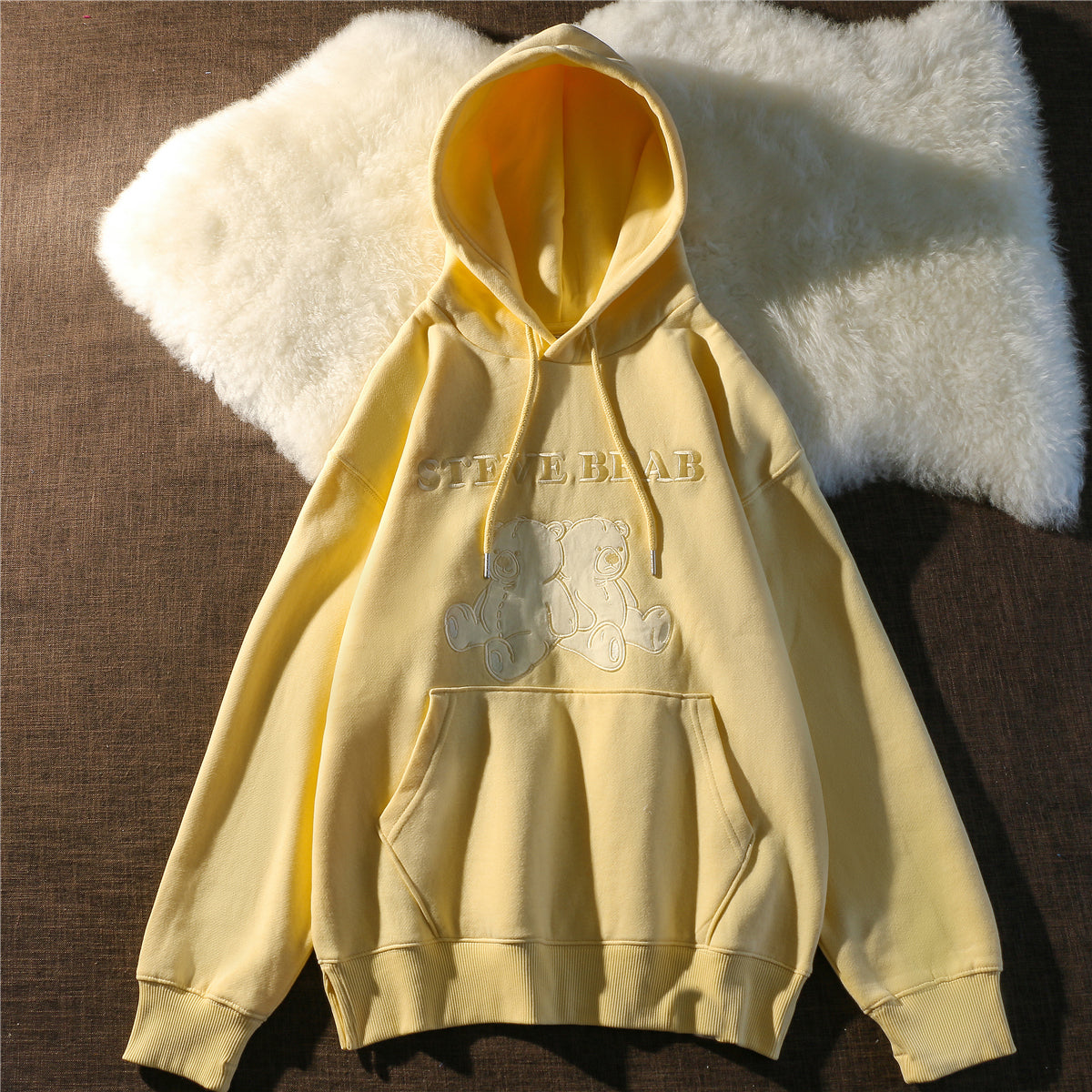 Japanisch-schicker Kapuzenpullover im Hongkong-Stil mit Bärenstickerei für Damen