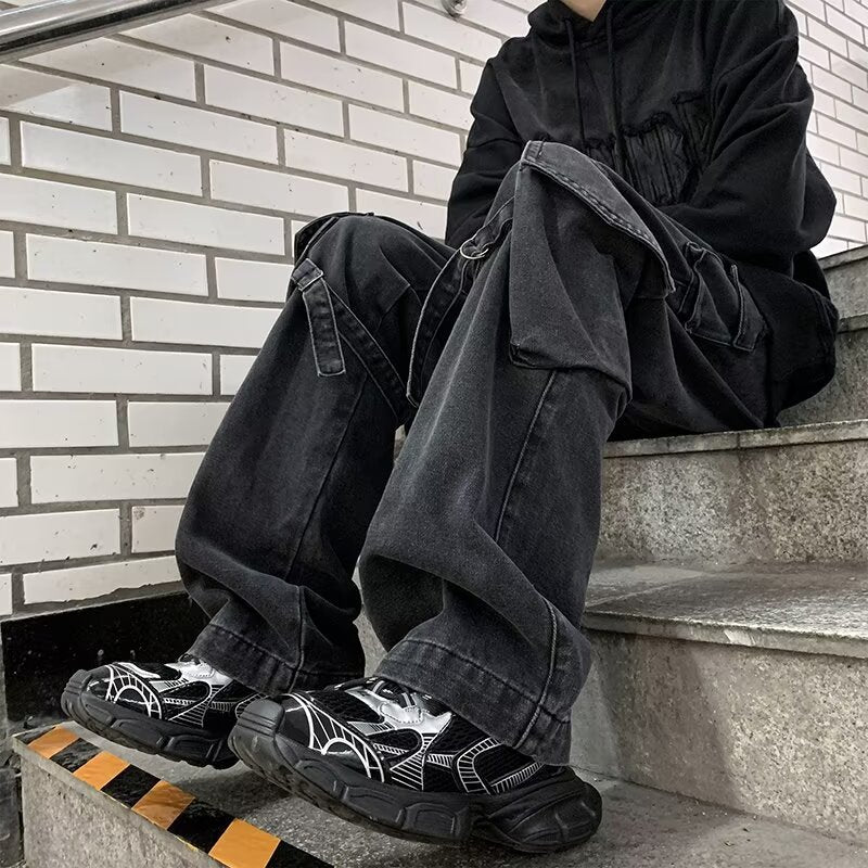 Trendige Jeans im japanischen Stil – beliebt bei Jugendlichen – vielseitig kombinierbar